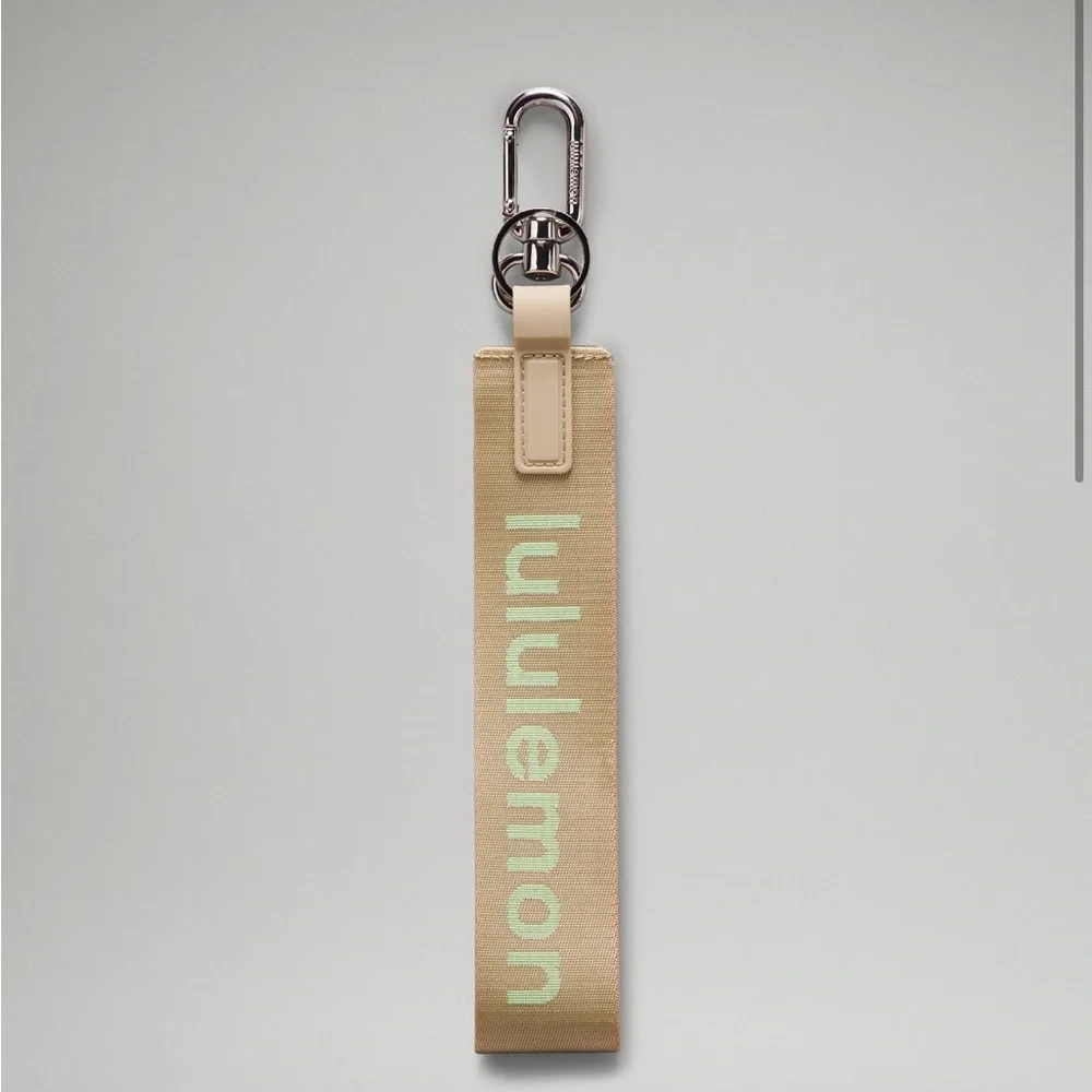 NWT Never lost Lululemon Keychain bag clip SOLD SEPARATELY Keep your keys close - Picture 11 of 15